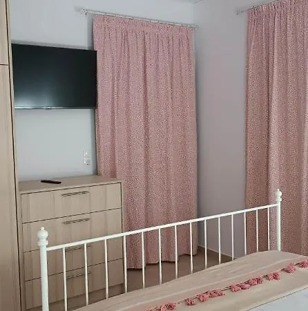 Emmanuela House With Garden & Sea View - アパート *