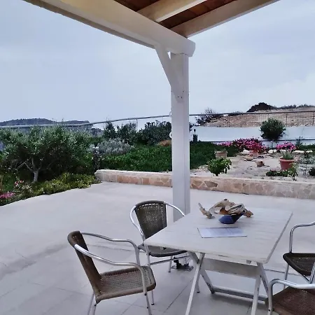 Emmanuela House With Garden & Sea View - アパート