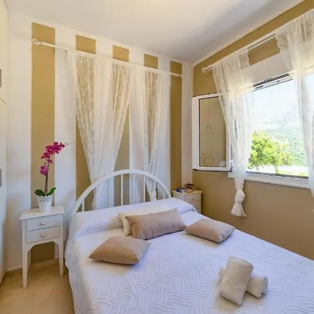 Apartment Emmanuela House With Garden & Sea View - Triopetra